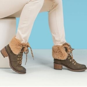 Aetrex Brooklyn Weatherproof Fur Lace Up Boot
